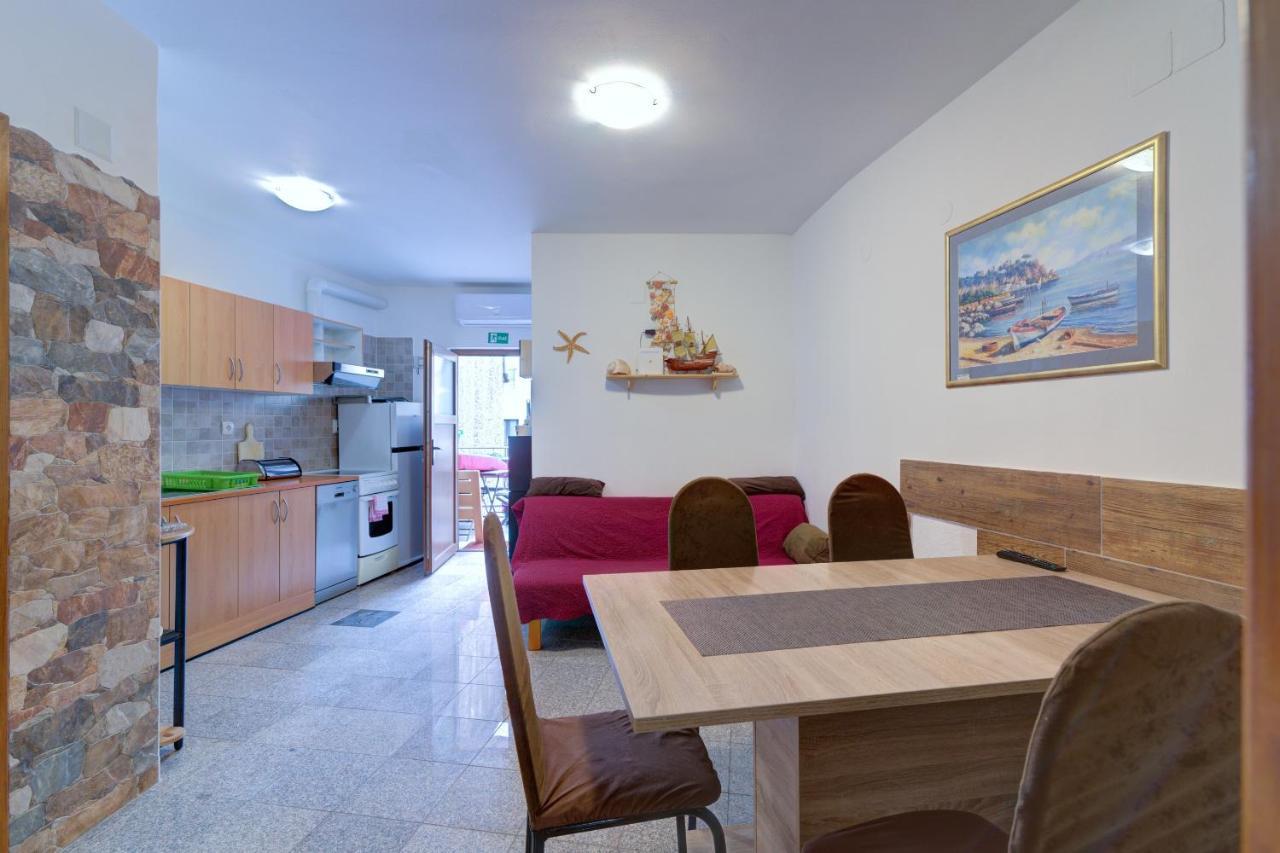Apartment Senj Senj  Luaran gambar